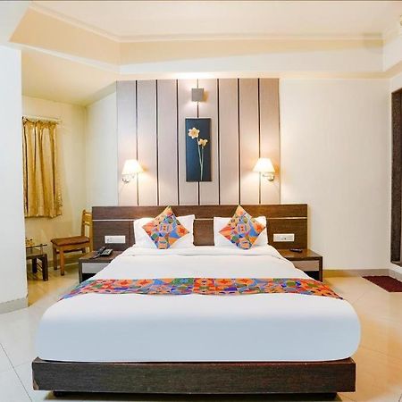 Gandharva Residency Swargate Hotel Pune Exterior photo