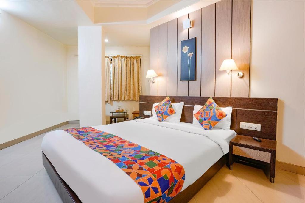 Gandharva Residency Swargate Hotel Pune Exterior photo