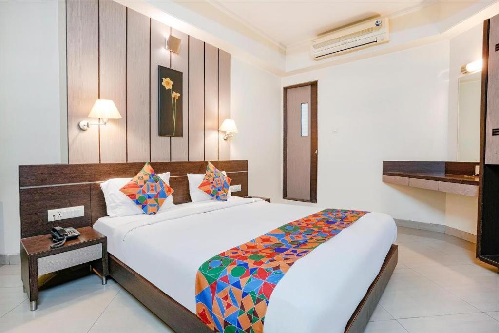 Gandharva Residency Swargate Hotel Pune Exterior photo